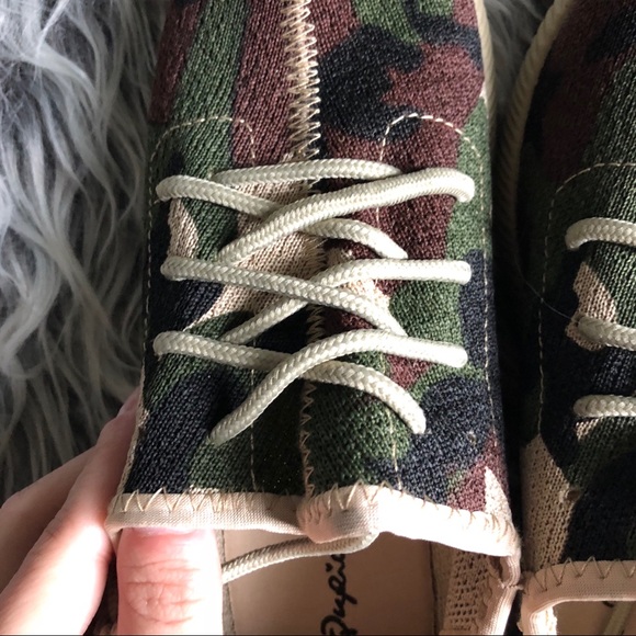 NWOT Qupid Camouflage Slip On Sneakers - Picture 5 of 5